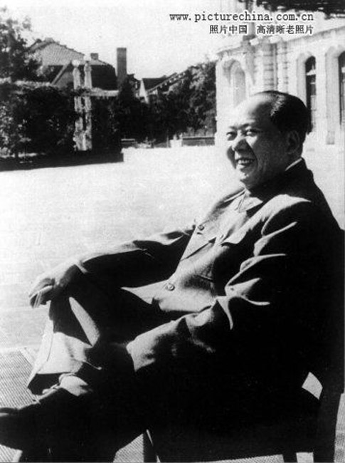 毛泽东视察旧照:与张玉凤、汪东兴在天津(组图)