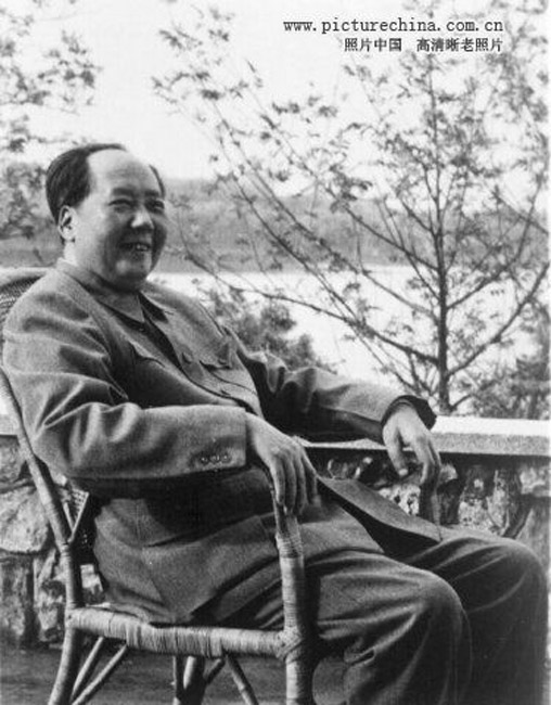 毛泽东视察旧照:与张玉凤、汪东兴在天津(组图)